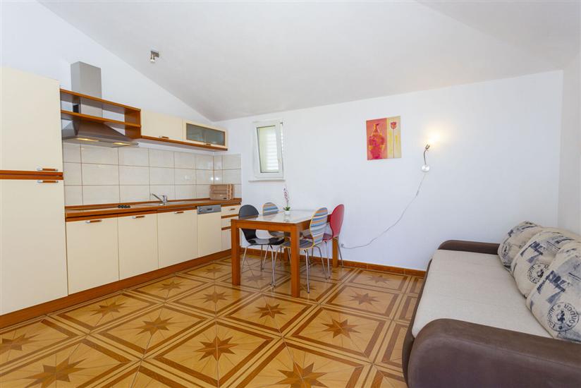 Apartment A2, for 3 persons