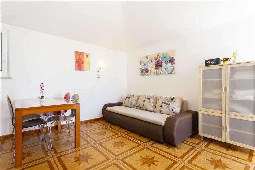 Apartment A2, for 3 persons