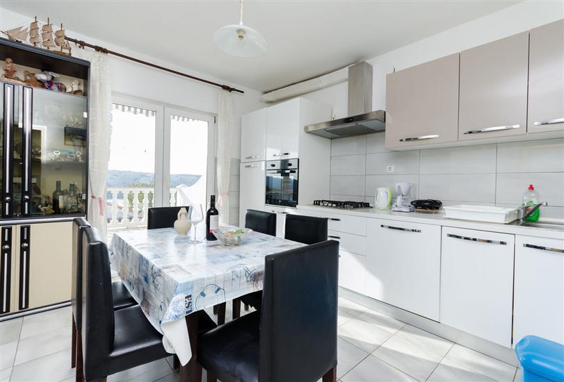 Apartment A1, for 5 persons