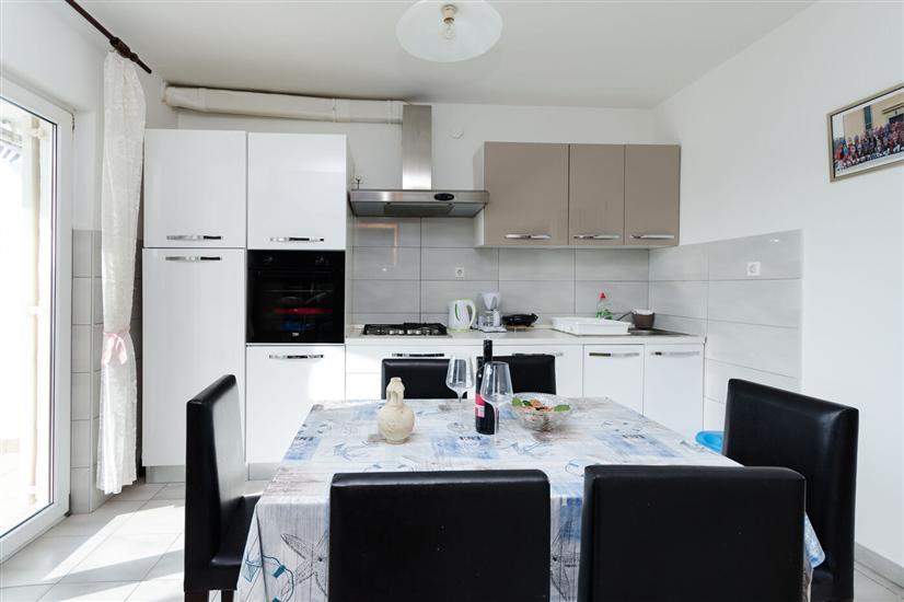 Apartment A1, for 5 persons