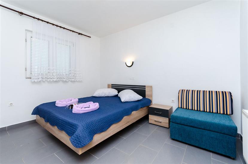 Apartment A1, for 5 persons