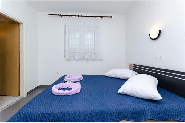 Apartment A1, for 5 persons