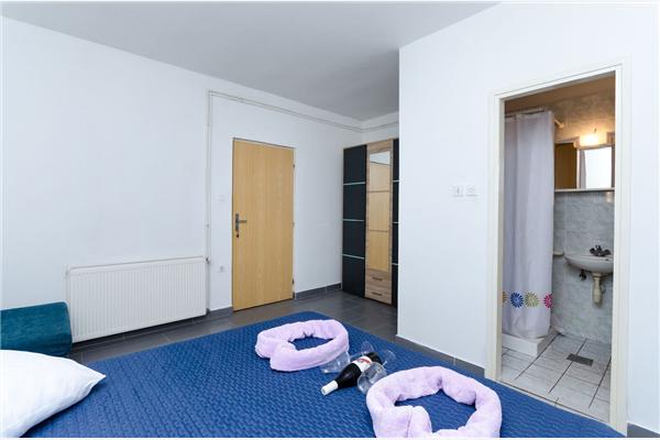 Apartment A1, for 5 persons