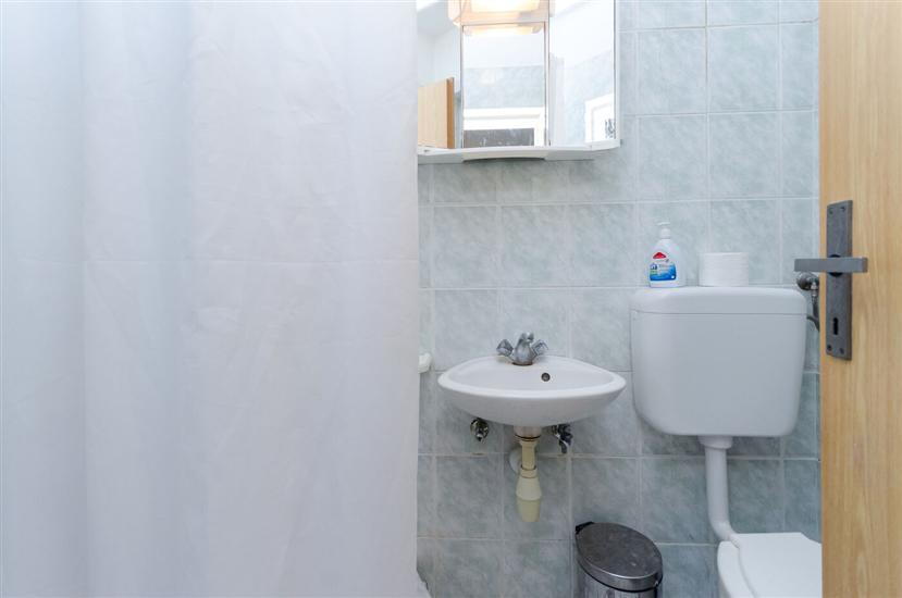 Apartment A1, for 5 persons