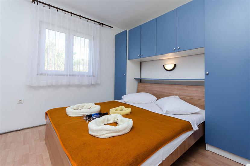Apartment A1, for 5 persons