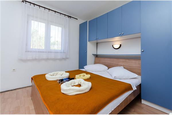 Apartment A1, for 5 persons