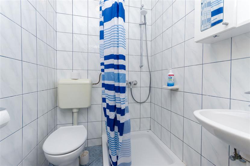 Apartment A1, for 5 persons