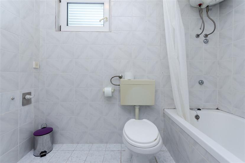 Apartment A2, for 3 persons