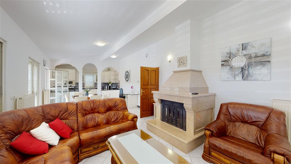 House K1, for 12 persons