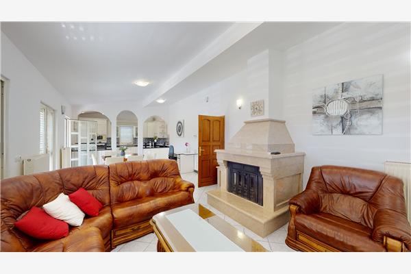 House K1, for 12 persons