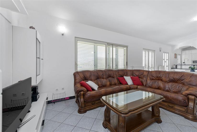 House K1, for 12 persons