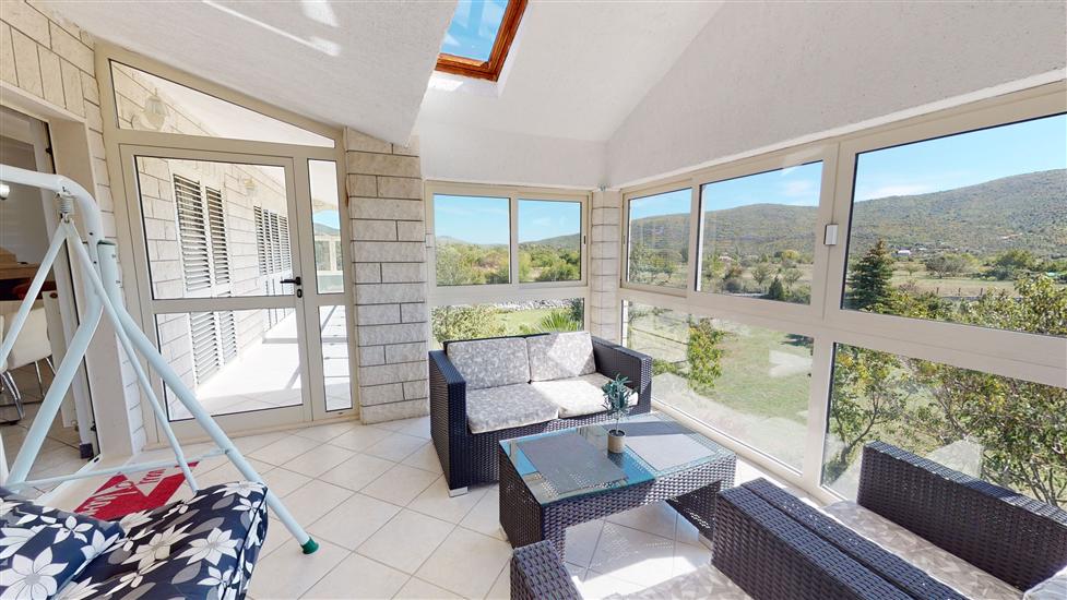 House K1, for 12 persons