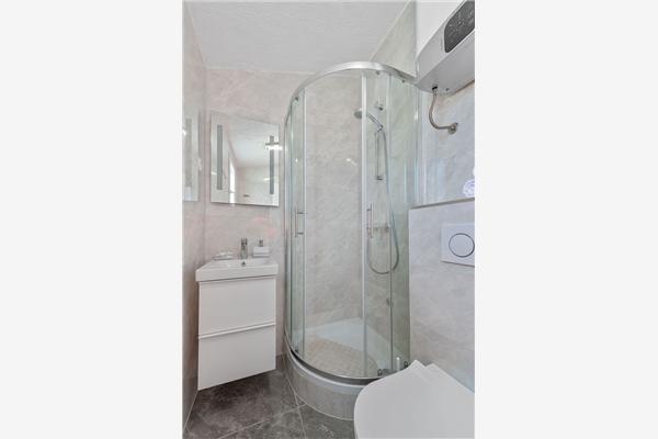 House K1, for 12 persons