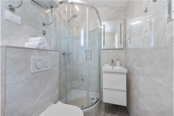 House K1, for 12 persons