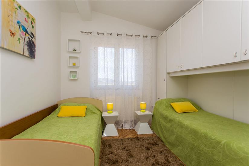 House K1, for 12 persons