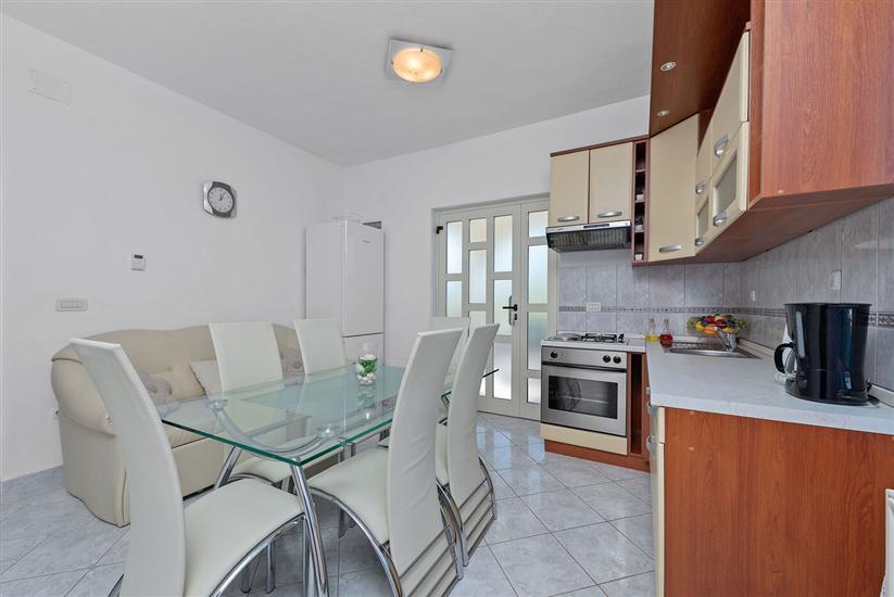 House K1, for 12 persons