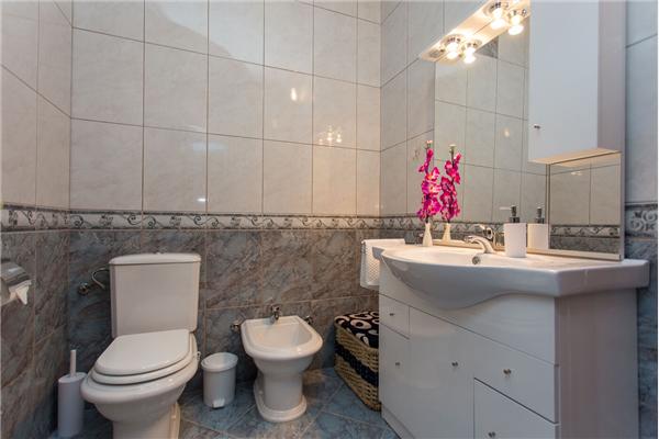 House K1, for 12 persons