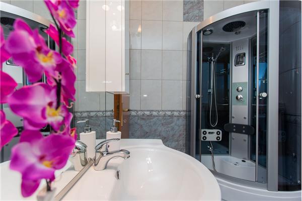 House K1, for 12 persons