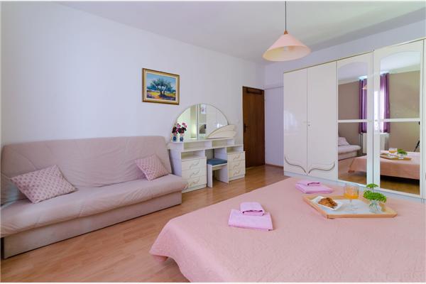 Apartment A2, for 6 persons