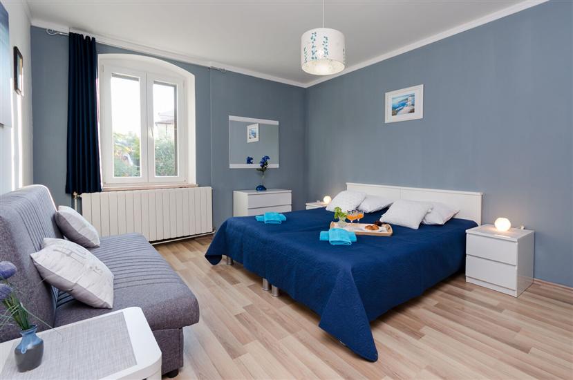 Apartment A2, for 6 persons