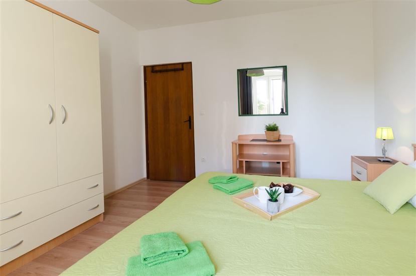 Apartment A2, for 6 persons