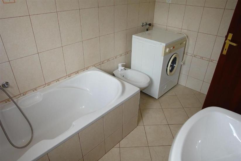 Appartamento A4, per 9 persone