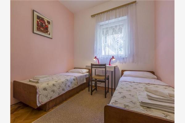 Apartment A1, for 7 persons
