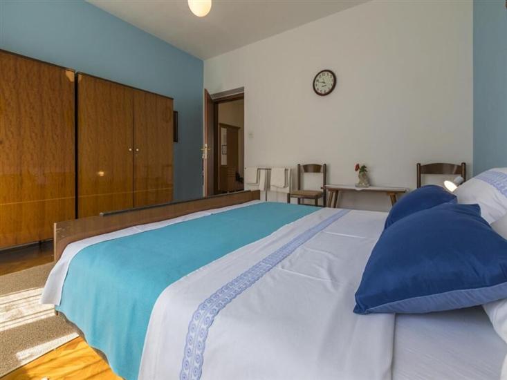 Apartment A1, for 7 persons