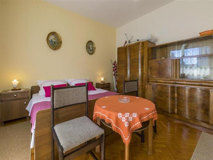Apartment A1, for 7 persons