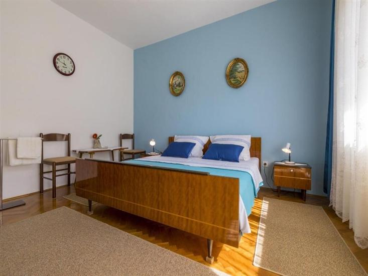 Apartment A1, for 7 persons