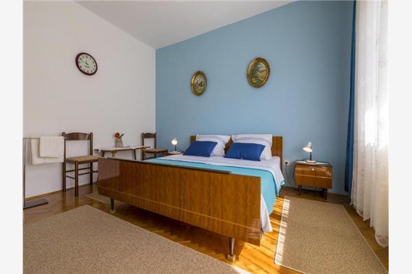 Apartment A1, for 7 persons