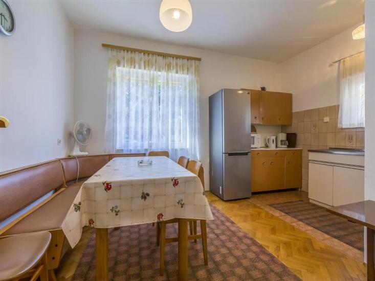 Apartment A1, for 7 persons