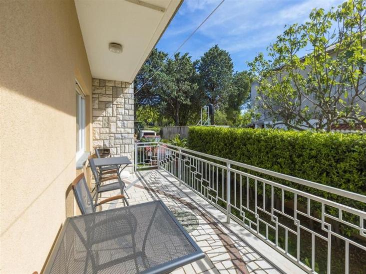 Apartment A1, for 7 persons