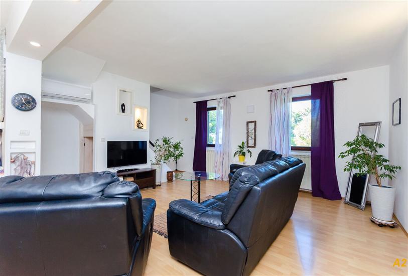 Apartment A2, for 5 persons