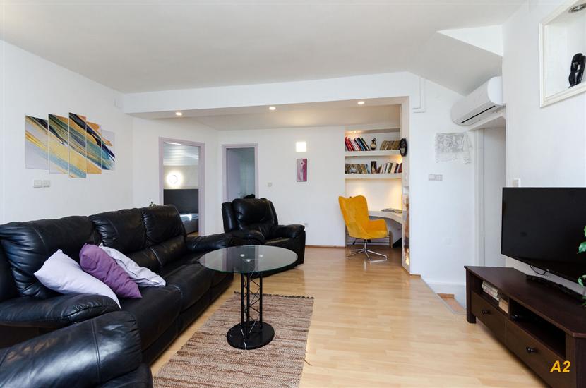 Apartment A2, for 5 persons
