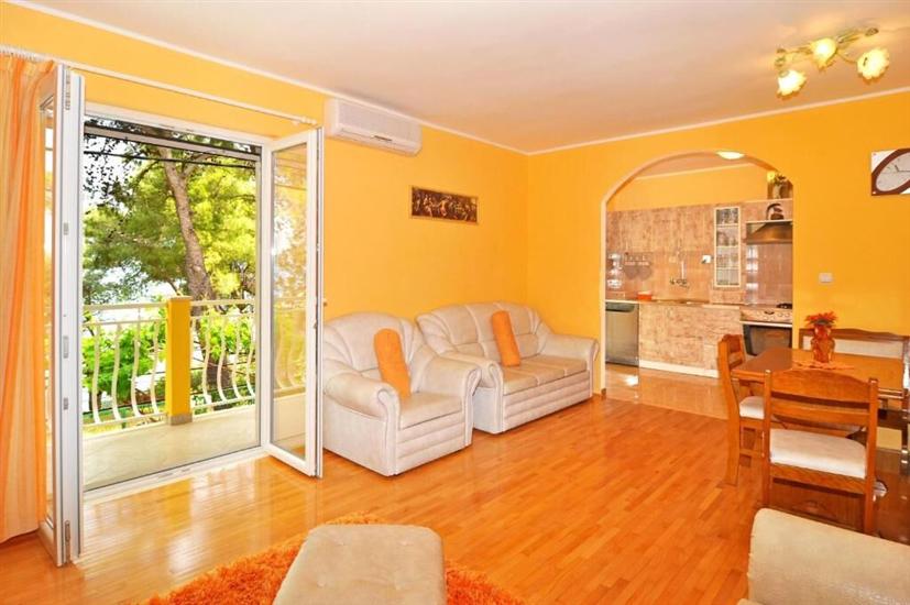 Apartment A1, for 6 persons