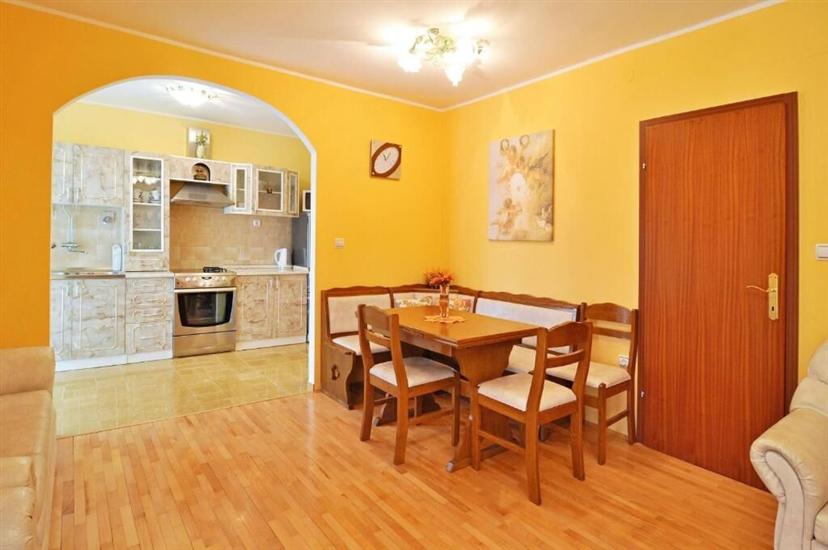 Apartment A1, for 6 persons