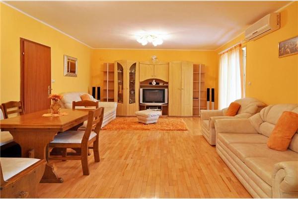 Apartment A1, for 6 persons