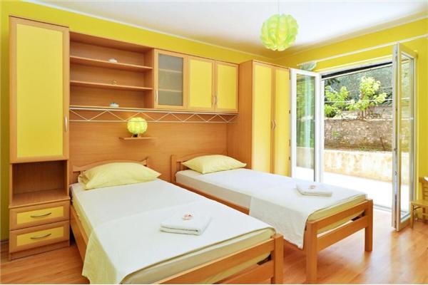 Apartment A1, for 6 persons