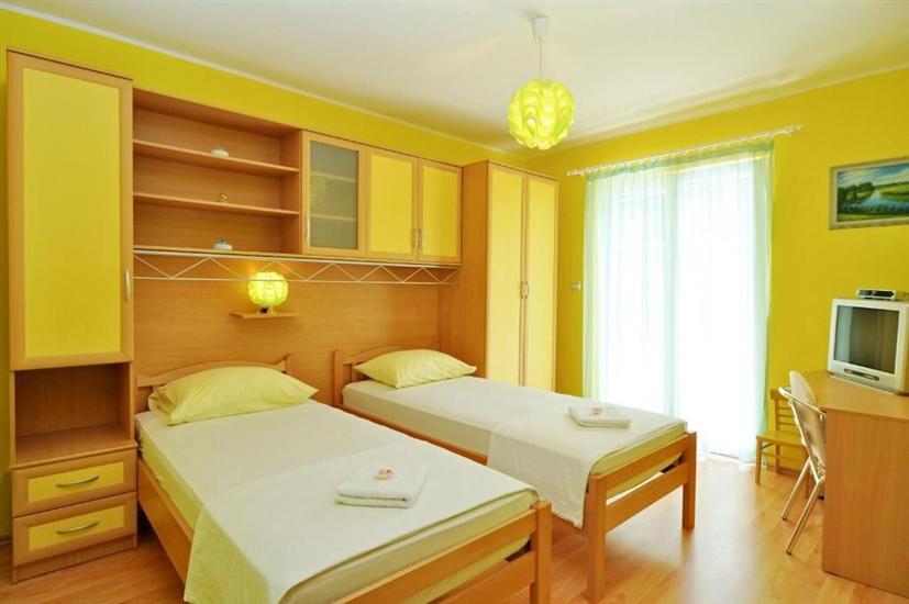 Apartment A1, for 6 persons