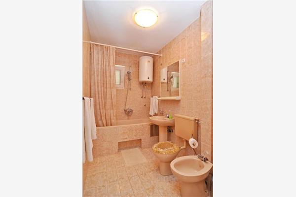 Apartment A1, for 6 persons