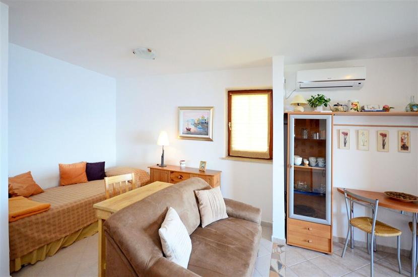 Apartment A4, for 3 persons