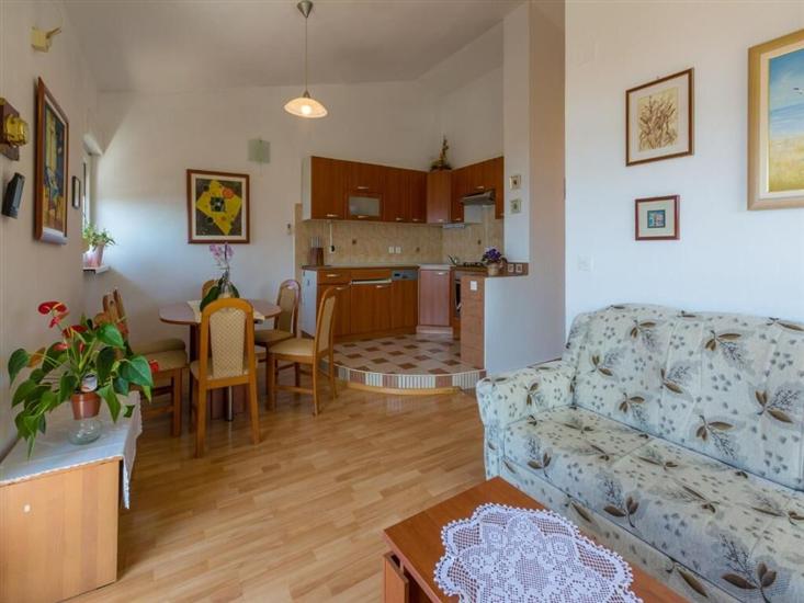 Apartment A4, for 4 persons