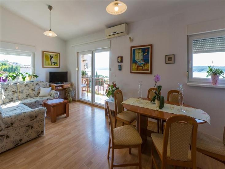 Apartment A4, for 4 persons