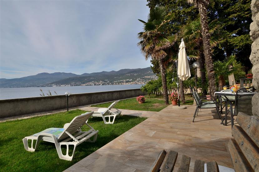 Apartment A1, for 6 persons