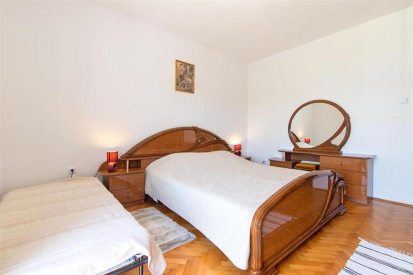 House K1, for 10 persons