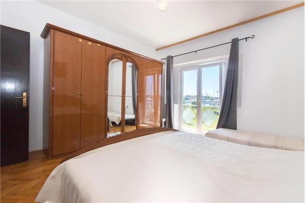 House K1, for 10 persons