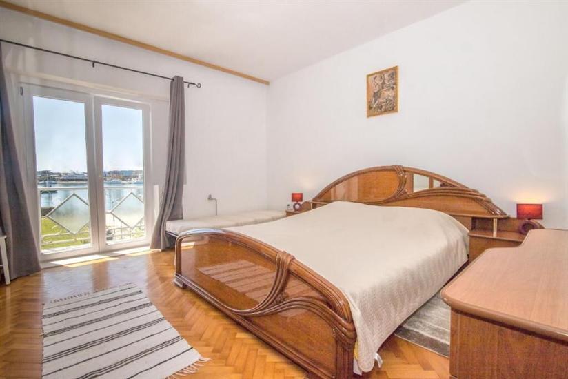 House K1, for 10 persons