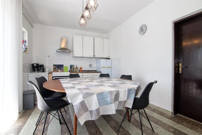 House K1, for 10 persons