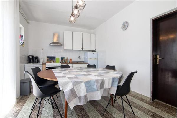 House K1, for 10 persons